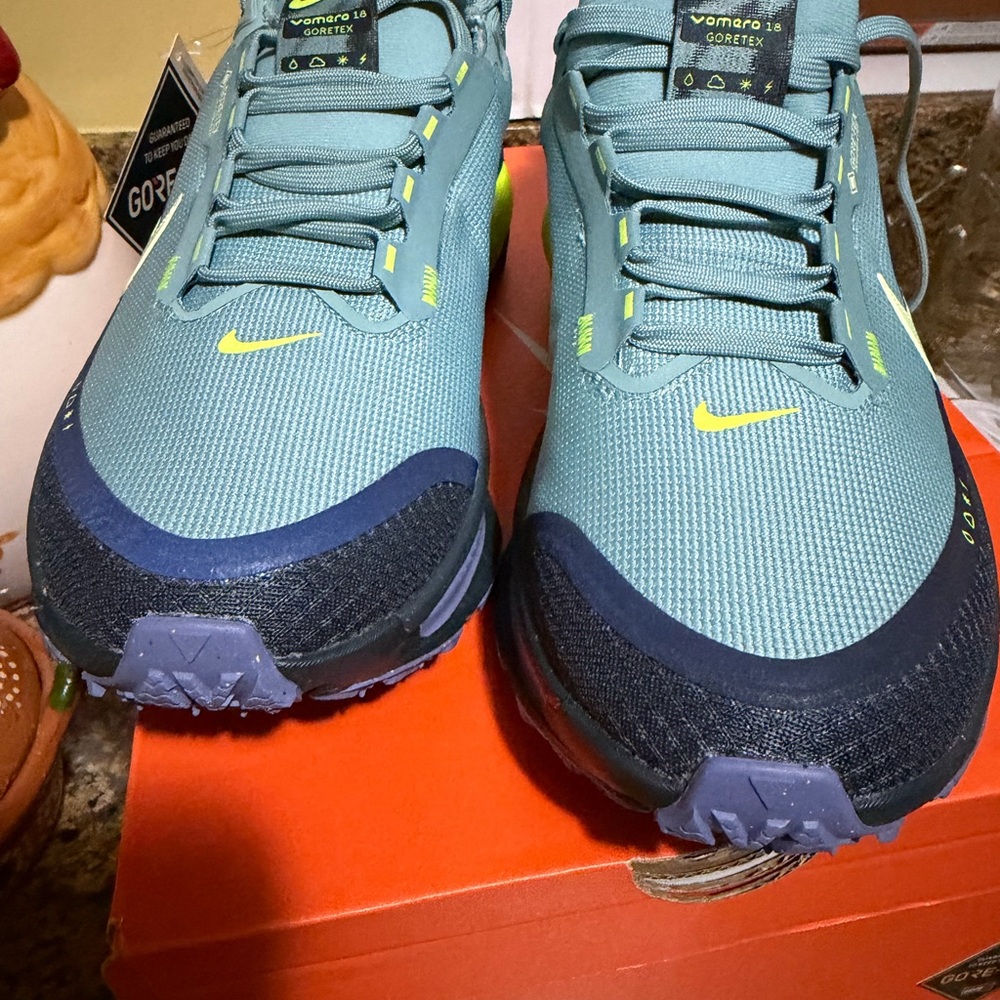 Nike Vomero 18 Goretex, brand new